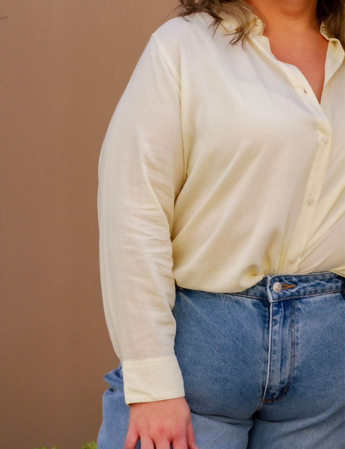 Dana Button Down in Lemon