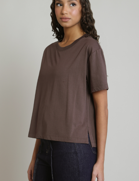 Short Sleeve Essential Tee in Brown