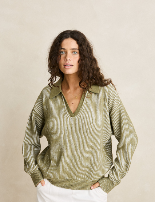 mid weight knit sweater in green with vneckline and long sleeves