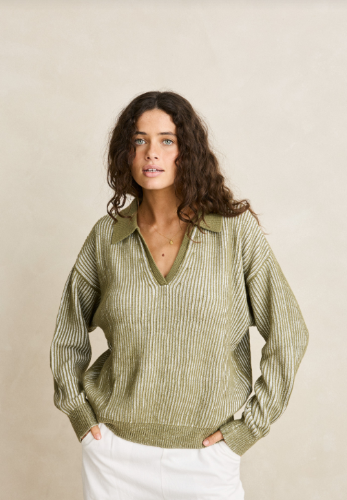 mid weight knit sweater in green with vneckline and long sleeves